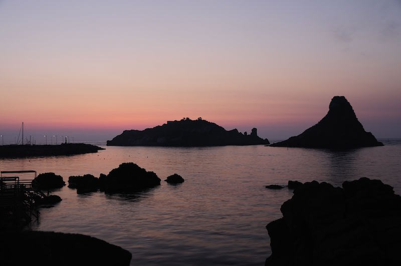 Islands_of_the_Cyclops_at_Dawn_Sicily_Italy_-_Creative_Commons_by_gnuckx